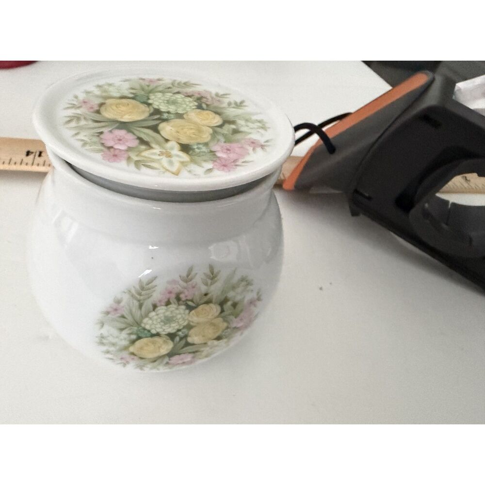 Noritake Younger Image   Japan Bimini 6923 Floral Jar with lid